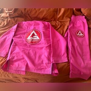 Great condition, rare pink Gracie Barra Y4 kimono/gi